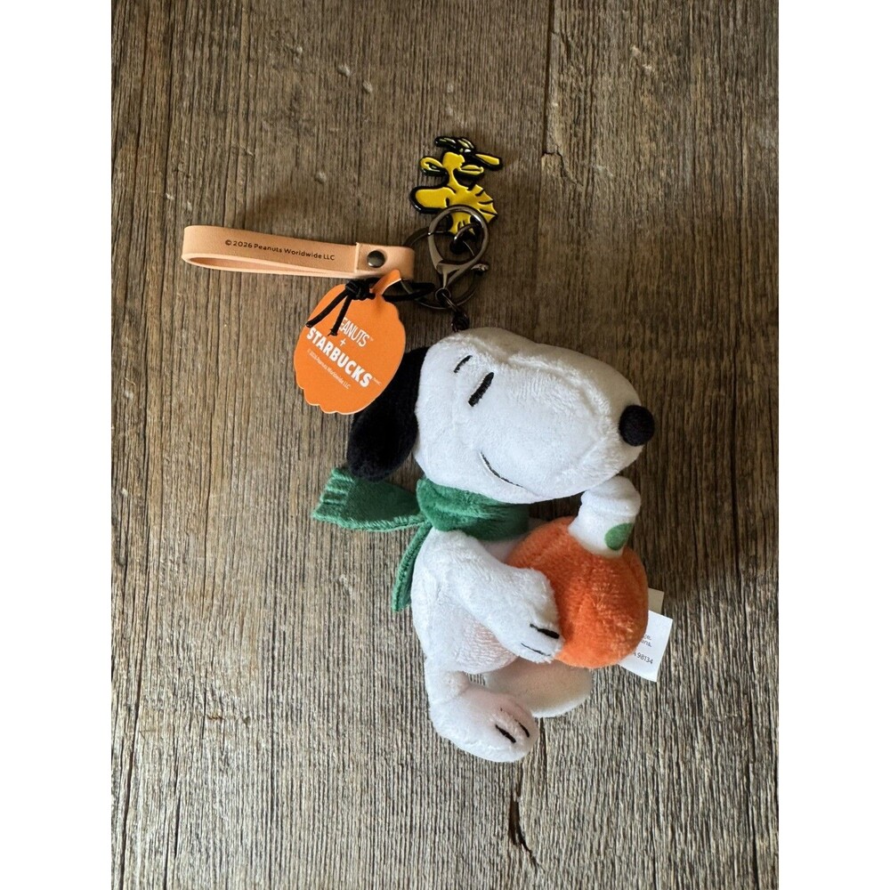 Starbucks x Peanuts Snoopy Pumpkin Plush Bag Charm Keychain 2026 new with tags